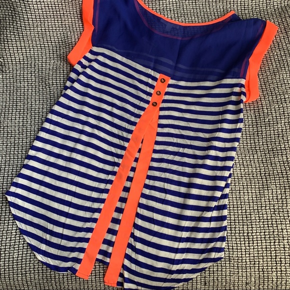 Cute striped top - Picture 2 of 7